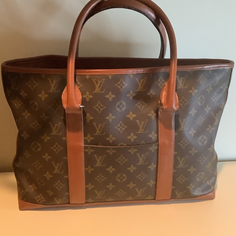 LOUIS VUITTON